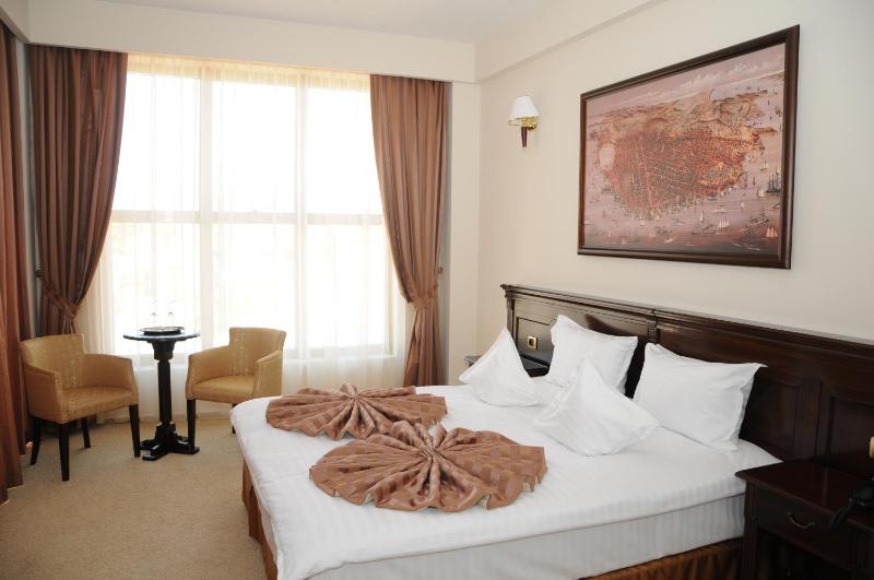 Double Room image 1
