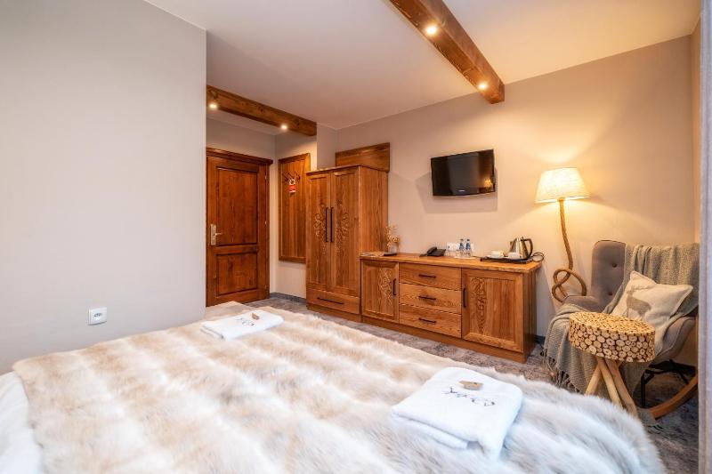 Standard Double or Twin Room image 4