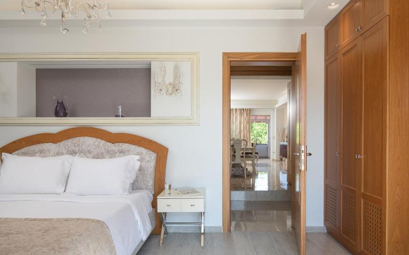 VIP Two-Bedroom Suite image 2