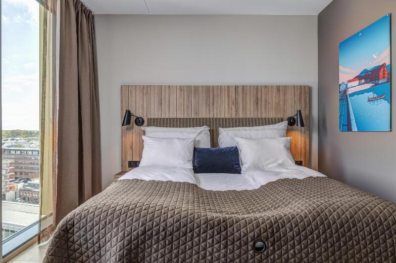 Standard Double Room image 3