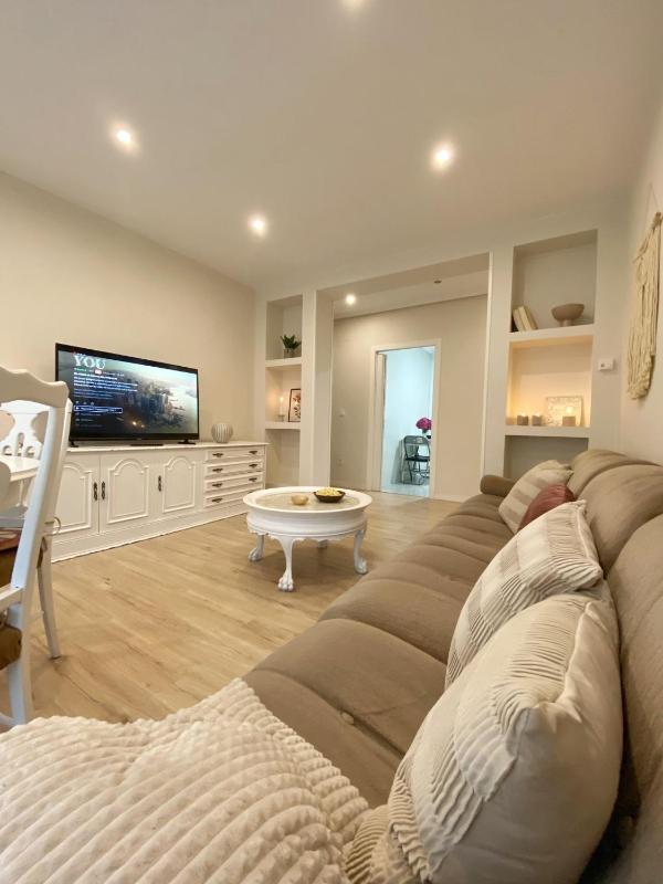 BRIGHT APARTMENT IN THE CENTER OF SANTANDER Images