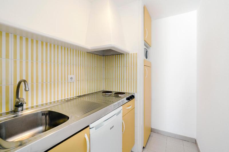Apartment 1 Bedroom image 3