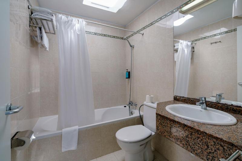Apartment 1 Bedroom image 4