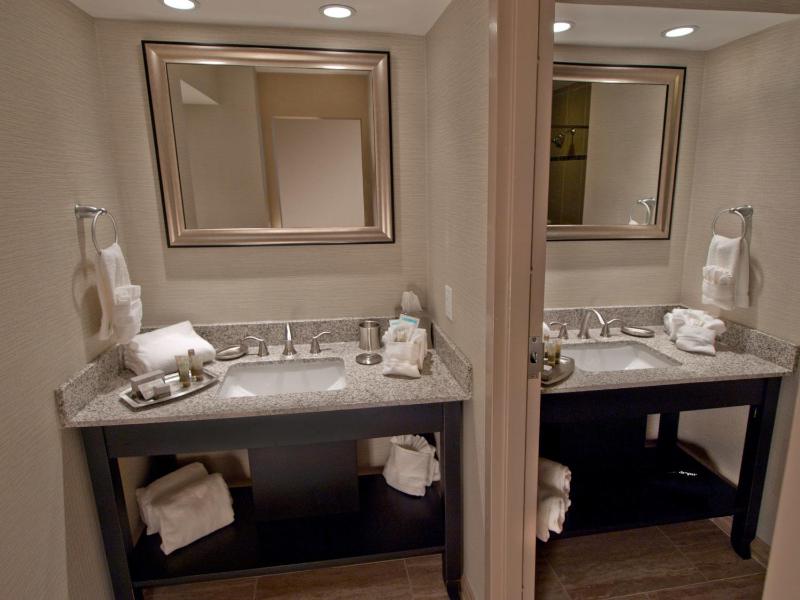 Executive King Room image 2