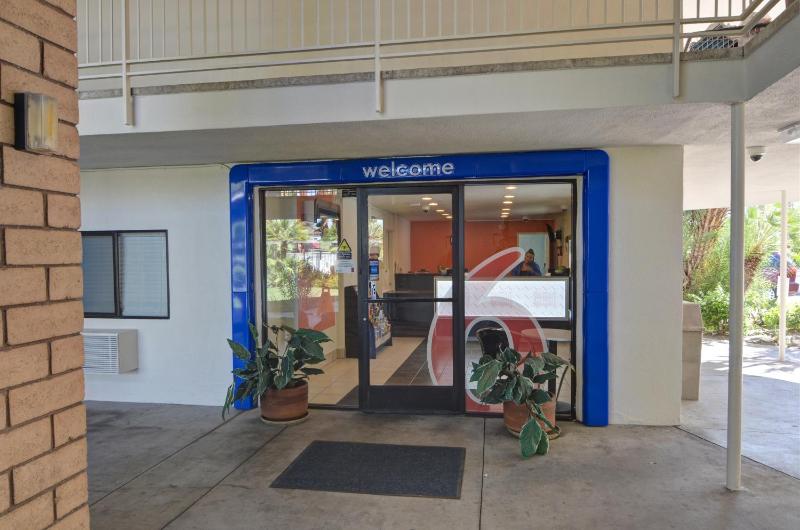 Motel 6-Palm Springs CA - East - Palm Canyon - image 17