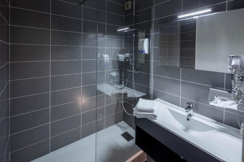 Superior Double Room image 3