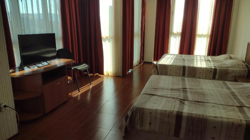 Quadruple Room image 4