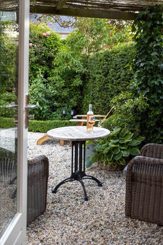 Deluxe Double Room with Garden View image 3