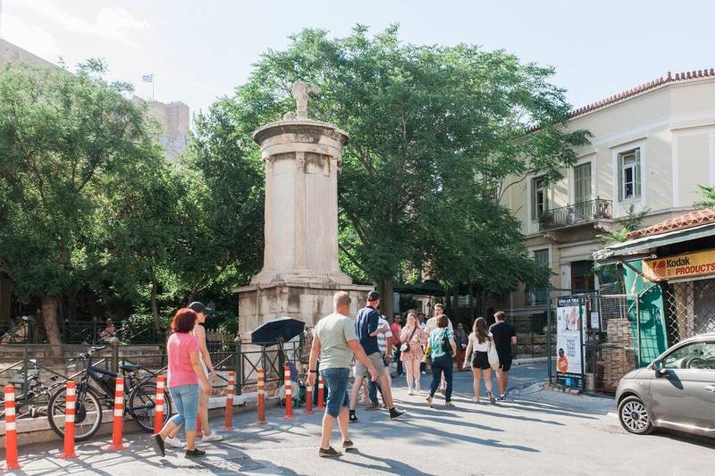 One-Bedroom Apartment image 4
