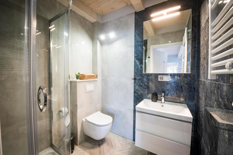 Two-Bedroom House image 4