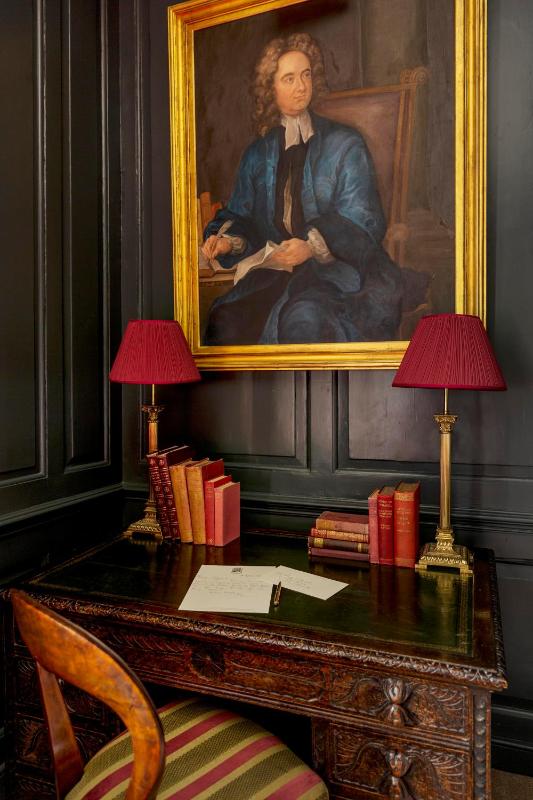 Deluxe Double Room image 2