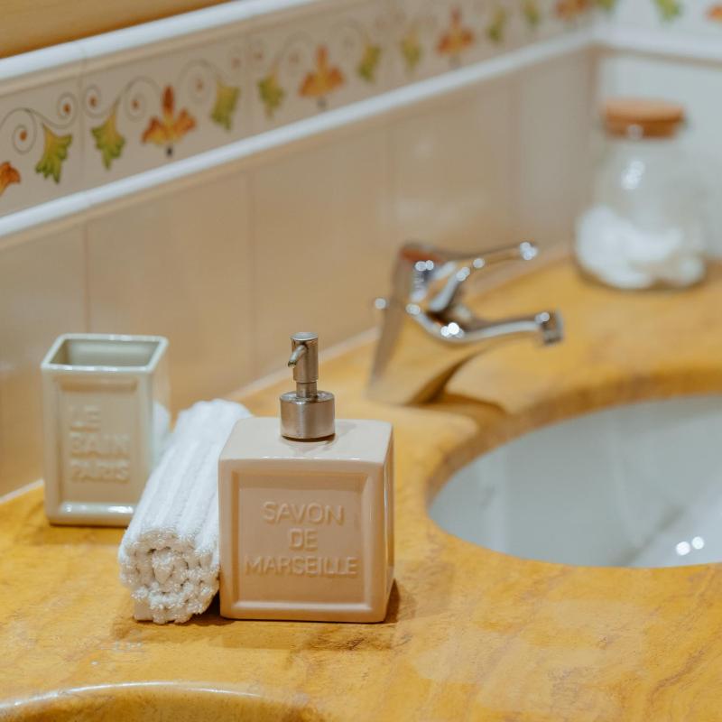 Luxury Quadruple Room image 3