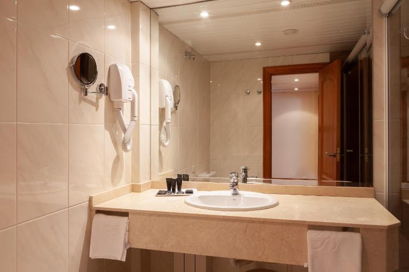 Junior Suite with Sea View image 4