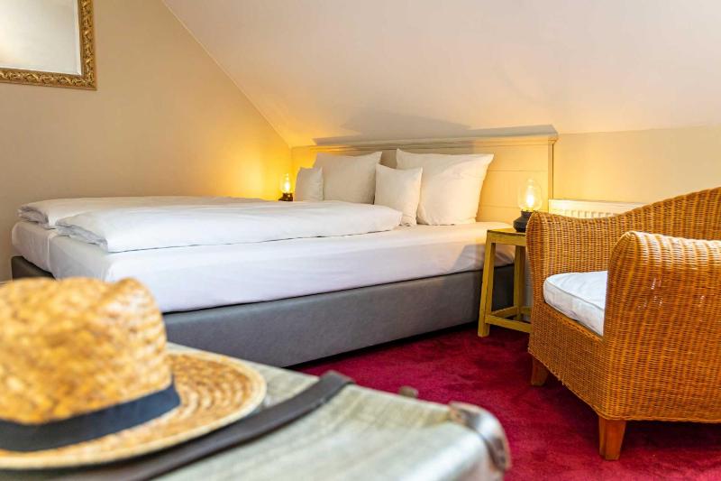 Standard Double Room image 1