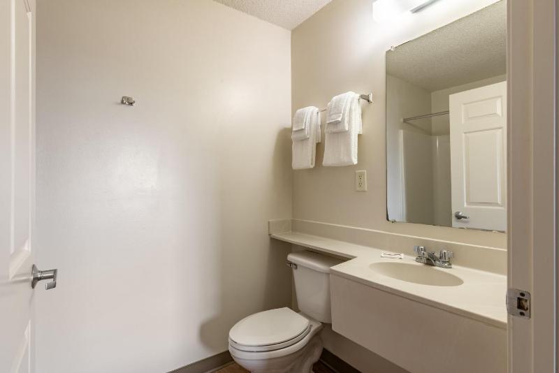 Studio Room with Two Double Beds Non-Smoking     image 2