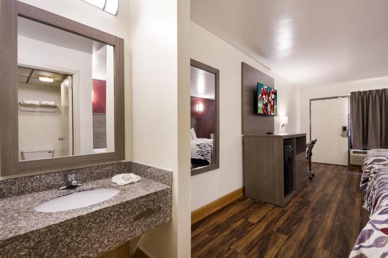  Deluxe Queen Room with Two Queen Beds - Disability Access/Non-Smoking image 3