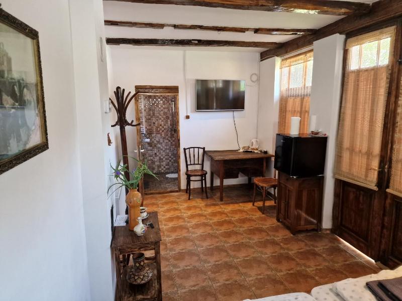 One-Bedroom House image 2
