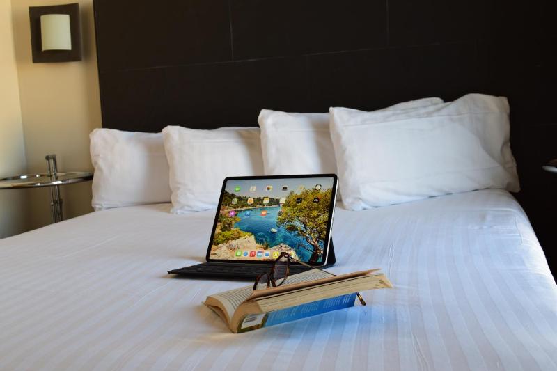 Double Room with Street View image 4