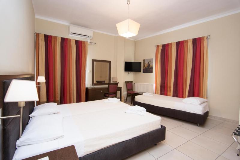 Triple Room image 2