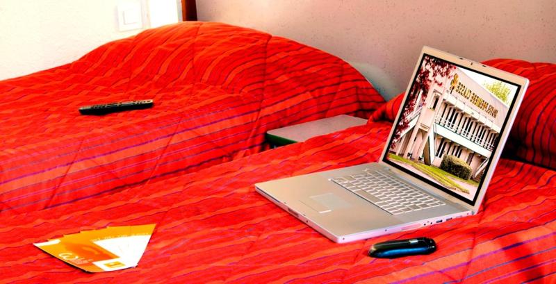Triple Room (1 Double Bed + 1 Single Bed) image 4