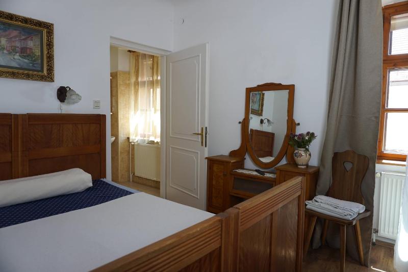 Small Double Room image 3