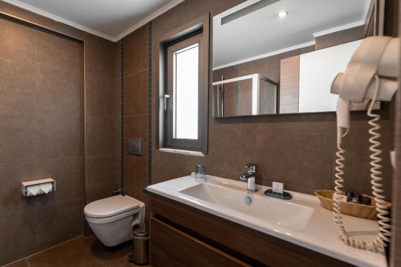 Bosphorus View Room with Balcony image 4