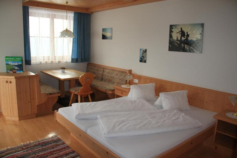 Comfort One-Bedroom Apartment image 4