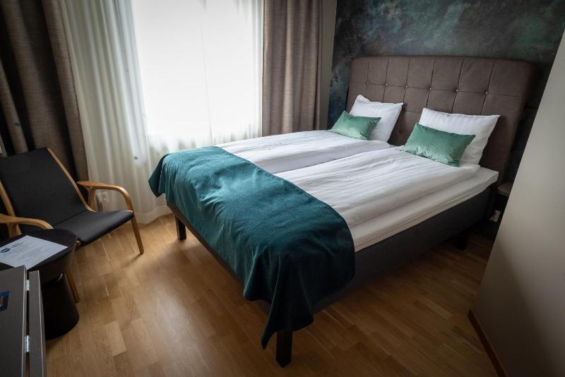Standard Queen Room image 2