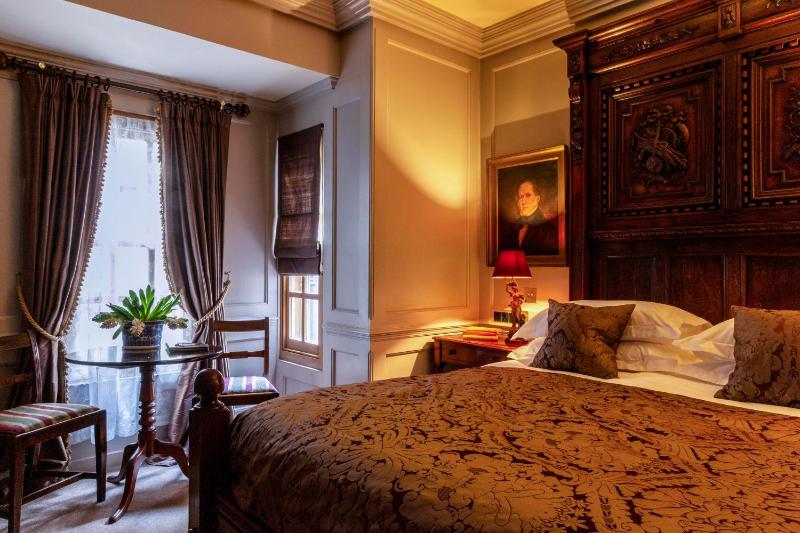 Club Double Room image 3