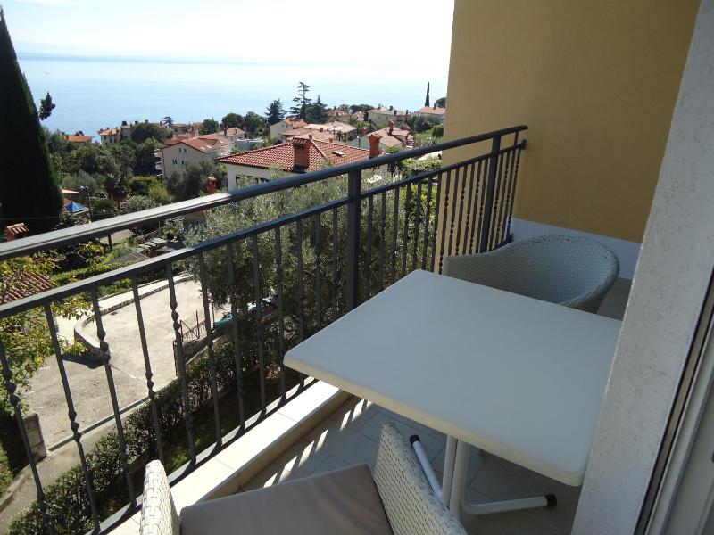 Studio with Balcony and Sea View image 3