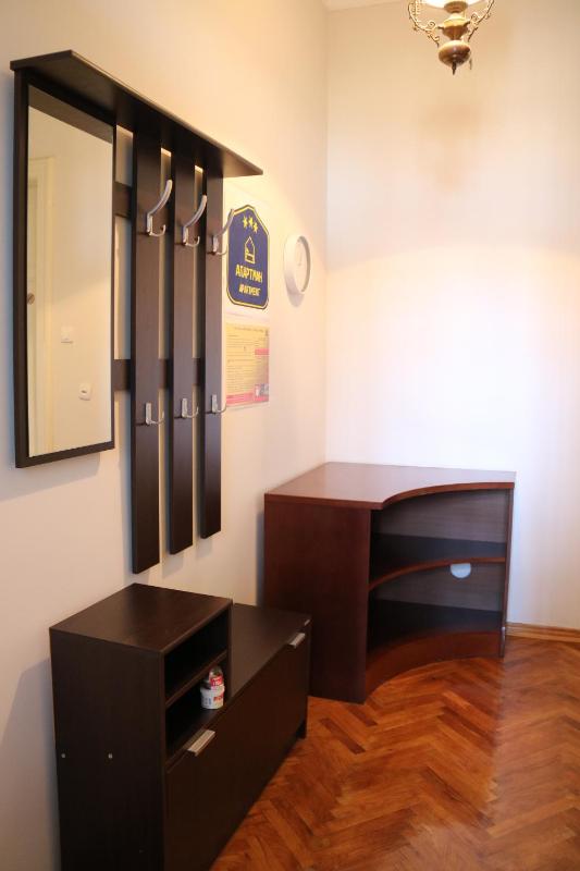 One-Bedroom Apartment image 2