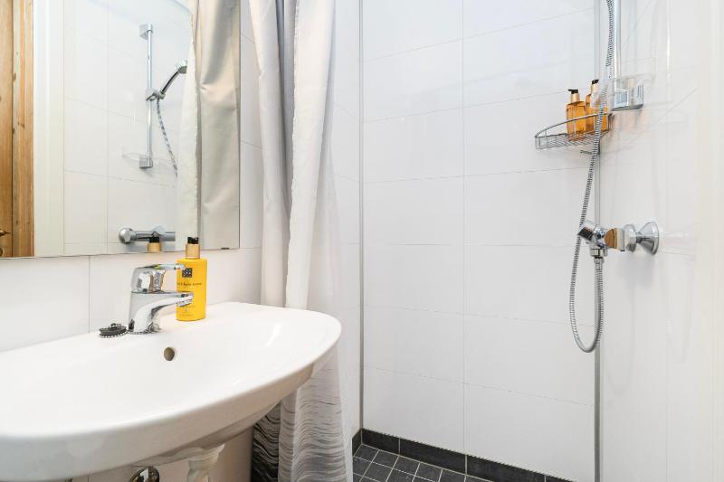Standard Single Room with Shower image 1