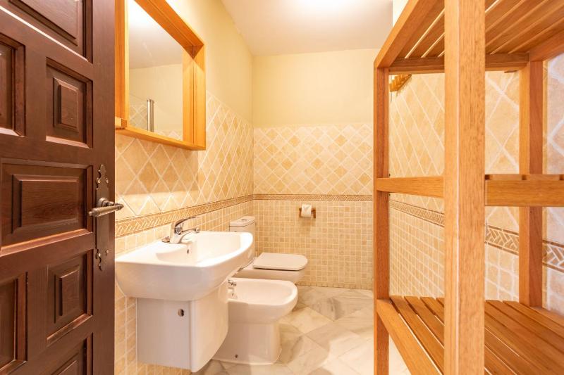 Superior Apartment image 3