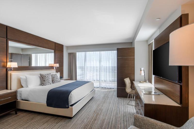Executive King Room image 3