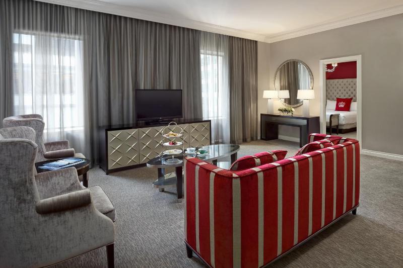 Deluxe Suite - 1 King Bed