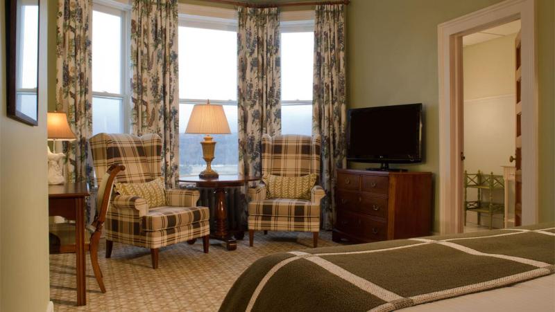 Deluxe Room 1 King Bed - Mountain View image 2