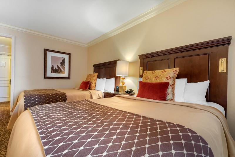Deluxe Room - Two Double Beds image 2