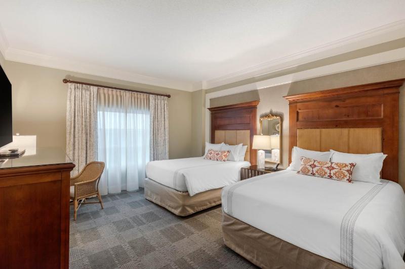Premier Room - 2 Queen Beds image 4