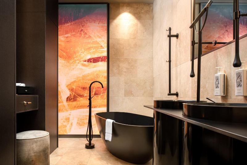 Executive Suite image 2