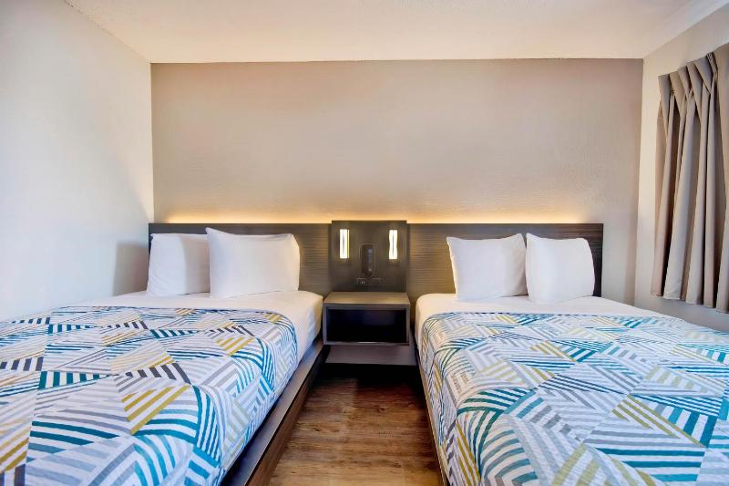 Double Room with Two Beds and Mini Fridge image 4