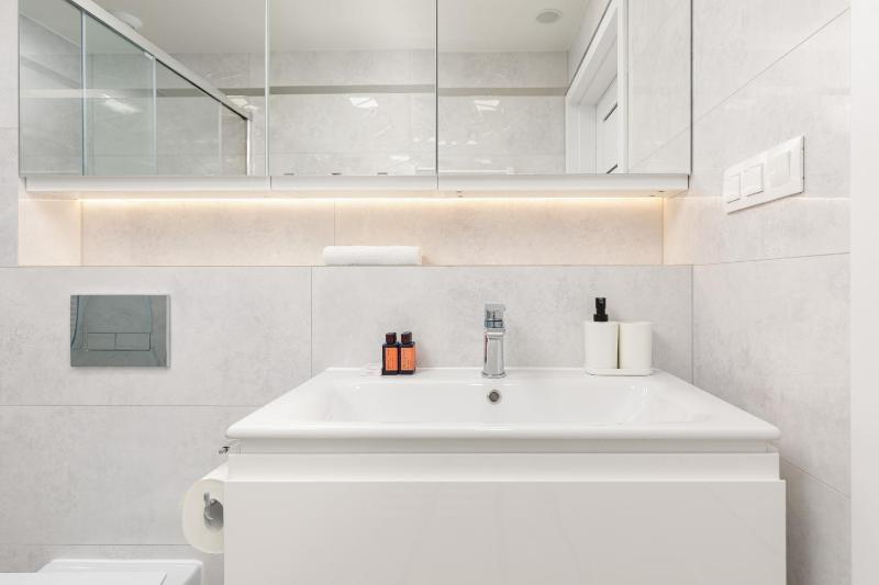 Lux Apartament z Widokiem na MORZE - Mazowiecka 213 by Noclegi Renters - image 19