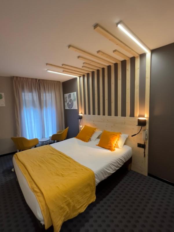 Superior Double or Twin Room with Balcony image 1