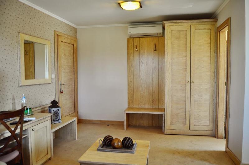 Deluxe Double Room image 4