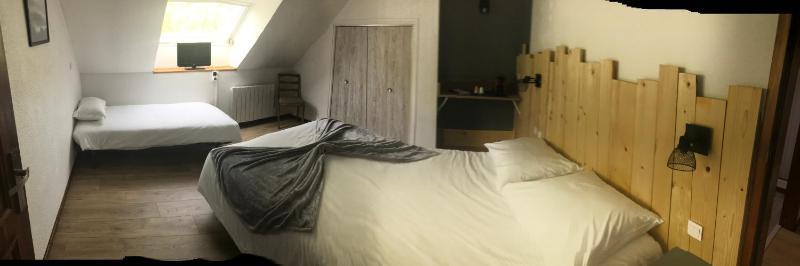 Triple Room with Shower image 1
