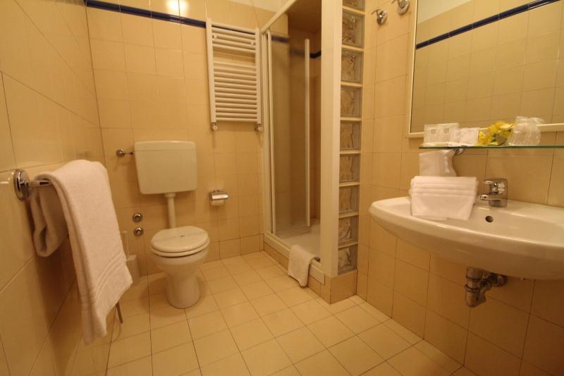 Triple Room image 4
