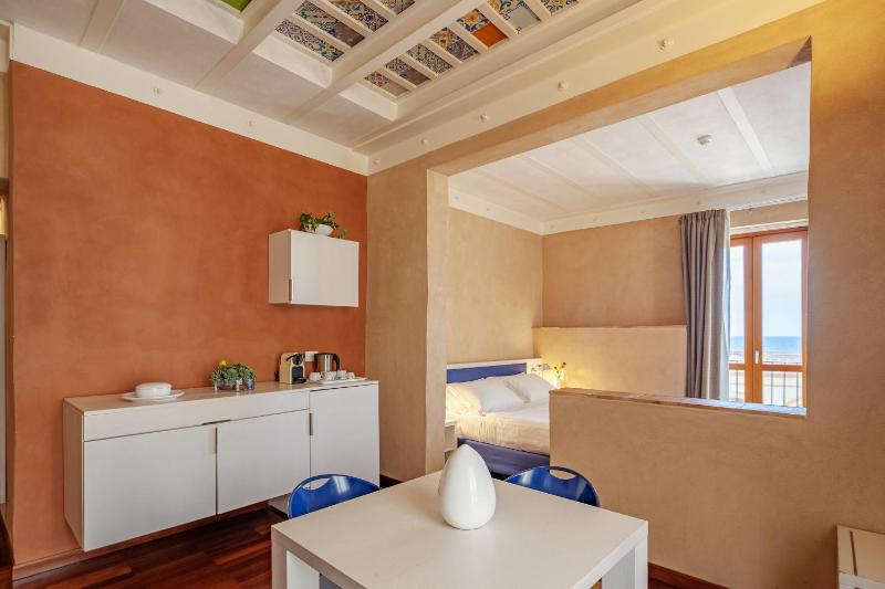 Junior Suite with Sea View image 1