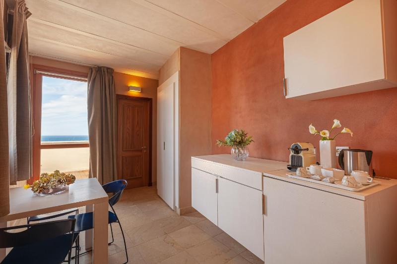 Junior Suite with Terrace image 3