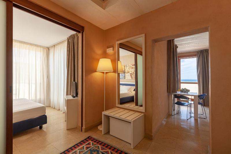 Junior Suite with Terrace image 4