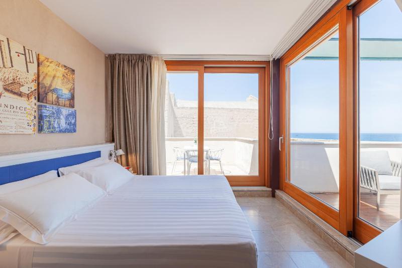 Junior Suite with Terrace image 2