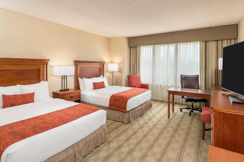 Queen Room with Two Queen Beds - Disability Access image 4